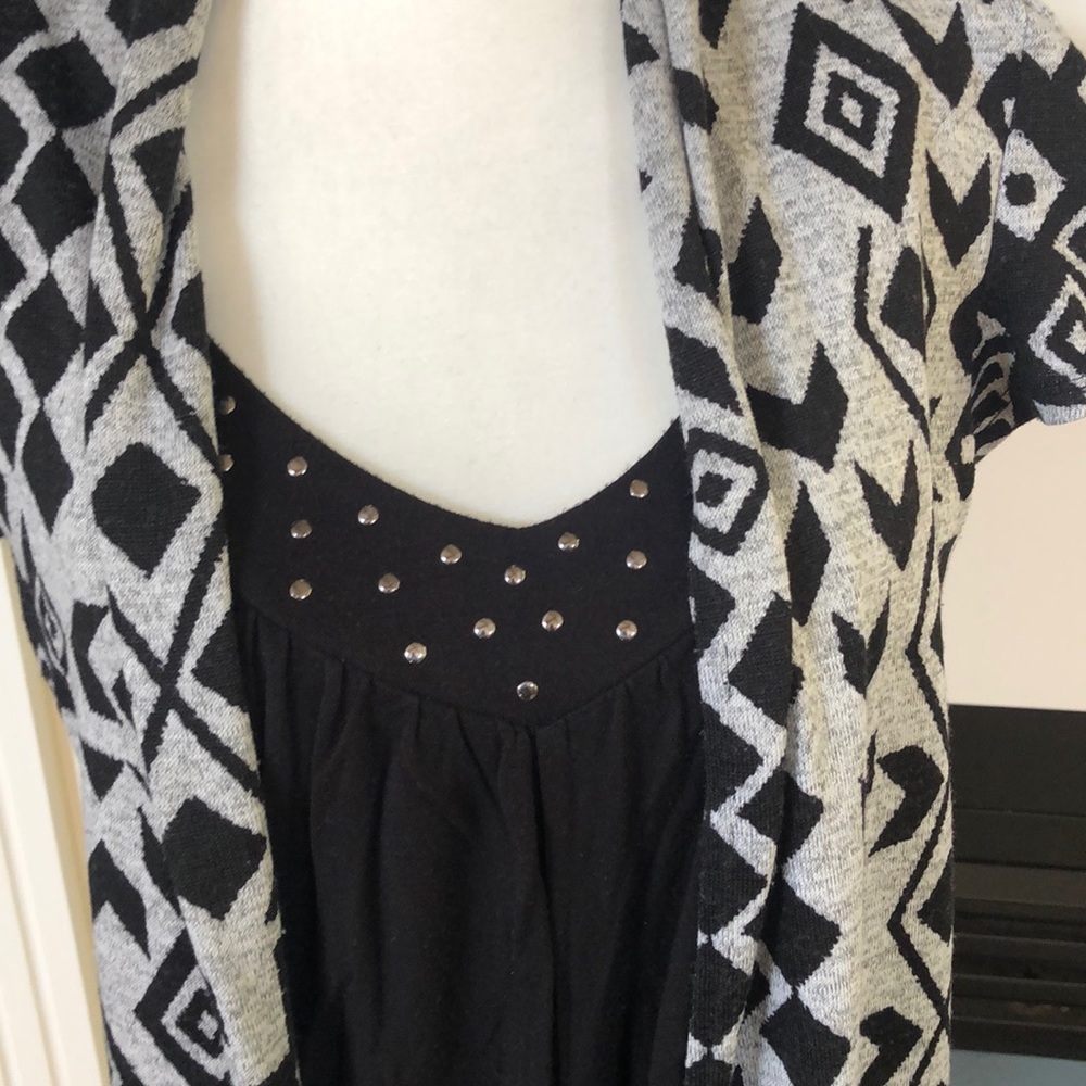 🌺Heartsoul stylish 1 pc Aztec cardigan & tank 🌺